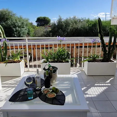 Papillon Apartament *