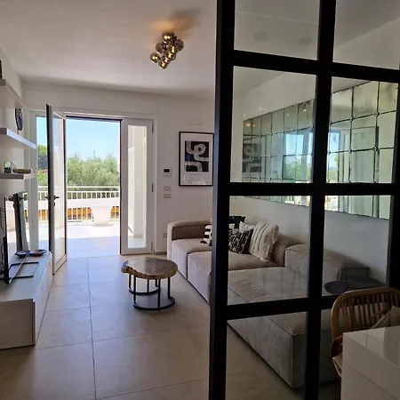 Papillon Apartament *