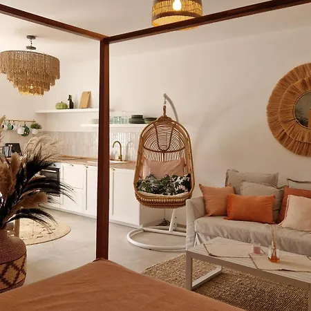Papillon Apartment *